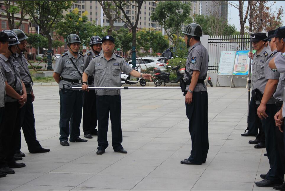 百佳保安校园防暴演习暨培训会